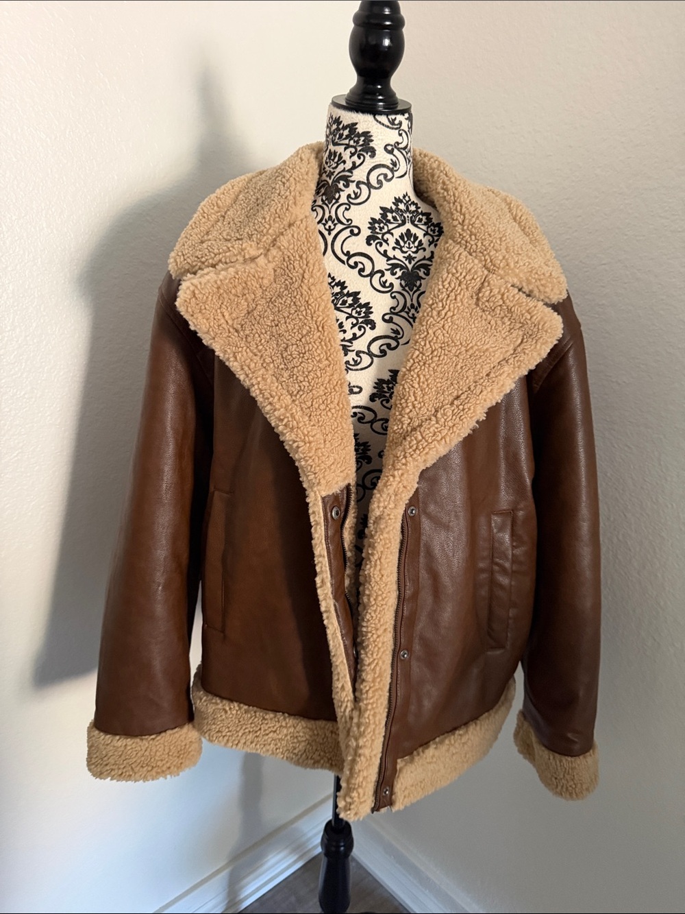 Levi’s Women’s Faux Fur & Faux Leather Moto Jacket Size XXL - Picture 3 of 12